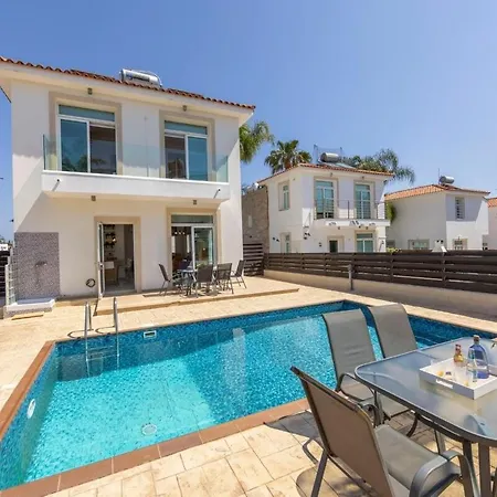 Parrog Holiday home *